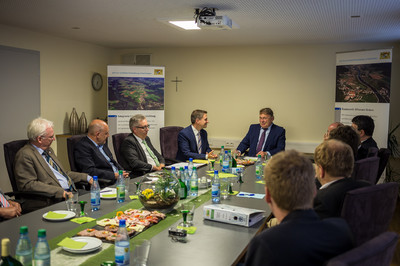 Landwirtschaftsminister Helmut Brunner im Gespräch mit den Bürgermeistern den ILE Main-Werntal und Vertretern des ALE Unterfranken